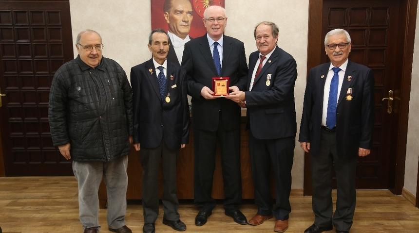 Gazilerden Başkan Kurt&rsquo;a ziyaret