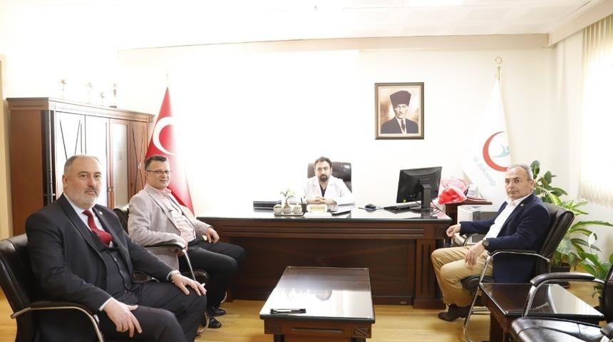 Başkan &Ouml;k&uuml;zc&uuml;oğlu&rsquo;ndan Tıp Bayramı&rsquo;nda sağlık&ccedil;ılara ziyaret