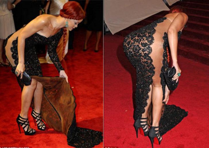 Gala Gecesinde Dekolte Yarışı