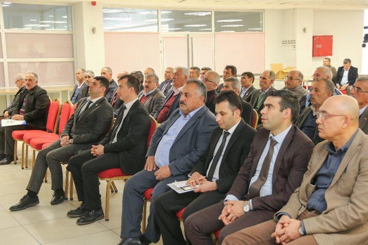 Başkan Esat Öztürk muhtarlarla toplantı düzenledi G2