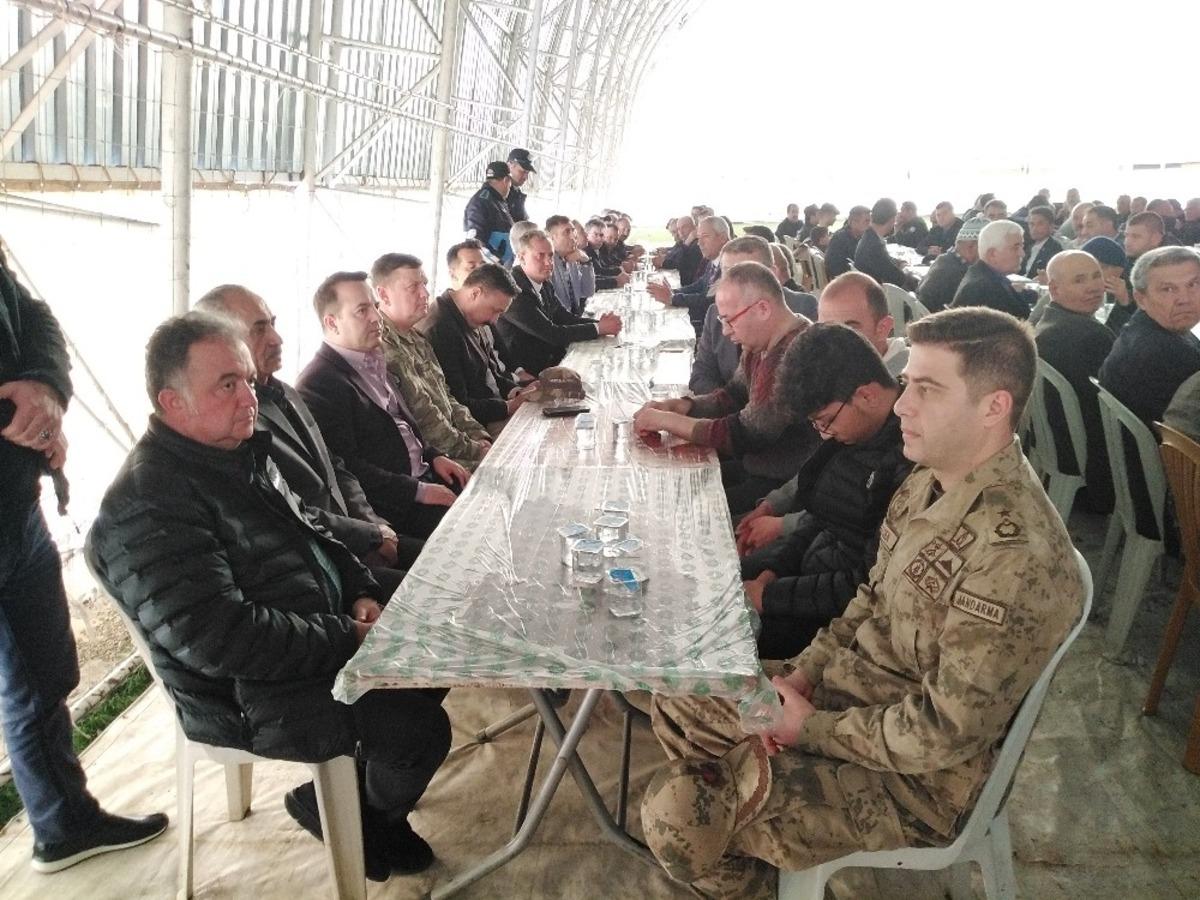 İdlib şehidi Uzman &Ccedil;avuş Deprem i&ccedil;in mevlid okutuldu