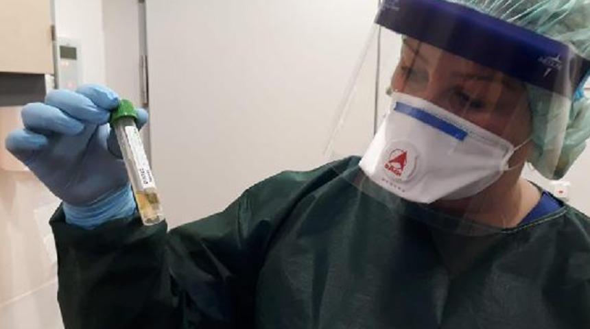 Almanya'da koronavir&uuml;s hastalarına bakıyor! T&uuml;rk hemşireden dikkat &ccedil;eken uyarı