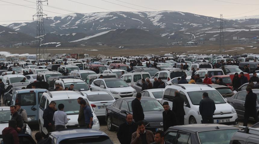 İkinci el araç fiyatları el yakıyor: Sıfır araç almak daha mantıklı