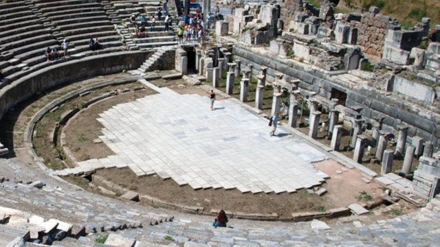 Efes Antik Kenti'nde tango gecesi