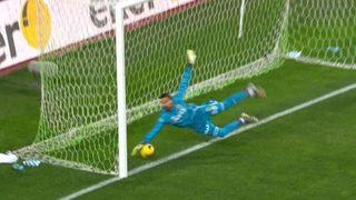 Konyaspor-Fenerbahçe maçında tartışmalı gol pozisyonu