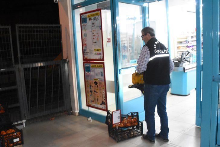 İzmir'de 16 yaşındaki genç silahla market soydu  G4