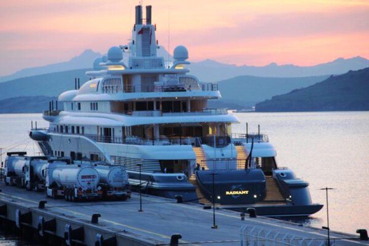 Dubai şeyhinin yatına 2 milyon 200 bin liralık yakıt ikmali G5