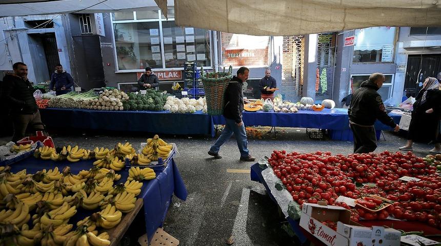 Pazarlarda eldivenli 'koronavir&uuml;s' &ouml;nlemi