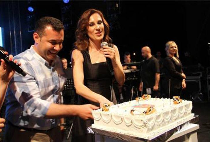 Başkan'dan Hande Yener gafı G5