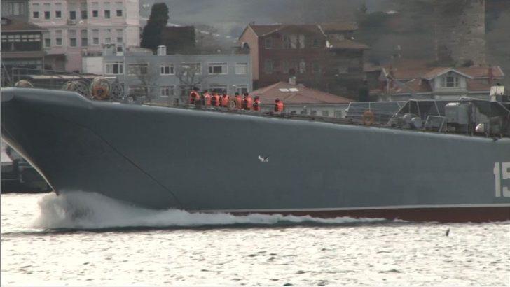 Rus savaş gemisi İstanbul Boğazı’ndan geçti! Dikkat çeken görüntü G2
