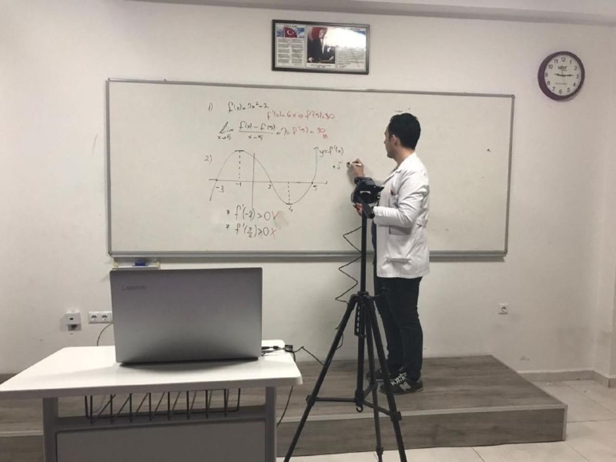 D&uuml;zce Uğur Lisesi bir kez daha farkını ortaya koydu