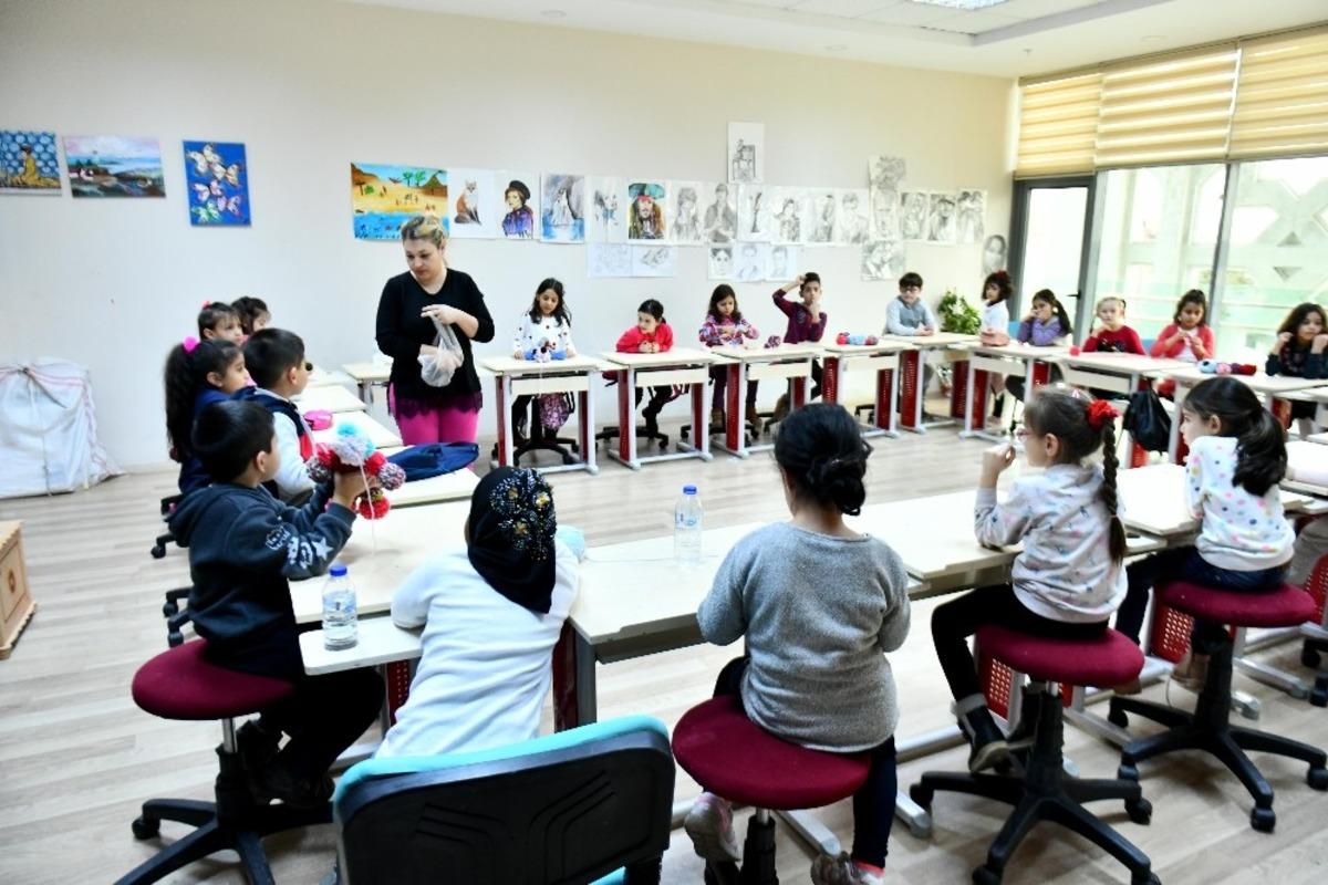 Başkentli miniklerden depremzede &ccedil;ocuklara "dostluk bebekleri"