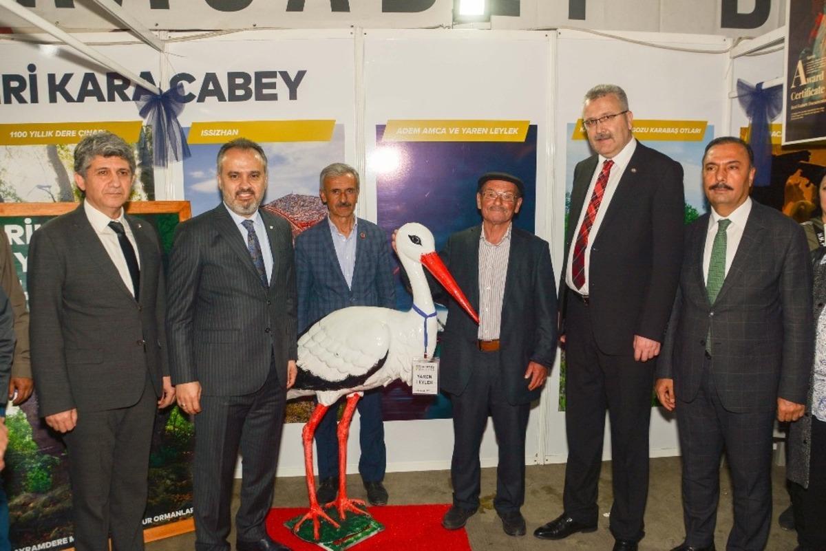 Karacabey&rsquo;de fuarın g&ouml;zdeleri Adem Amca ve &Ccedil;orap&ccedil;ı Parlak oldu