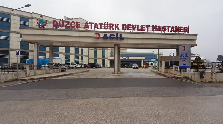 Düzce'de şaşkına çeviren olay! Koronavirüs belirtisi görülen kızını hastaneden kaçırdı