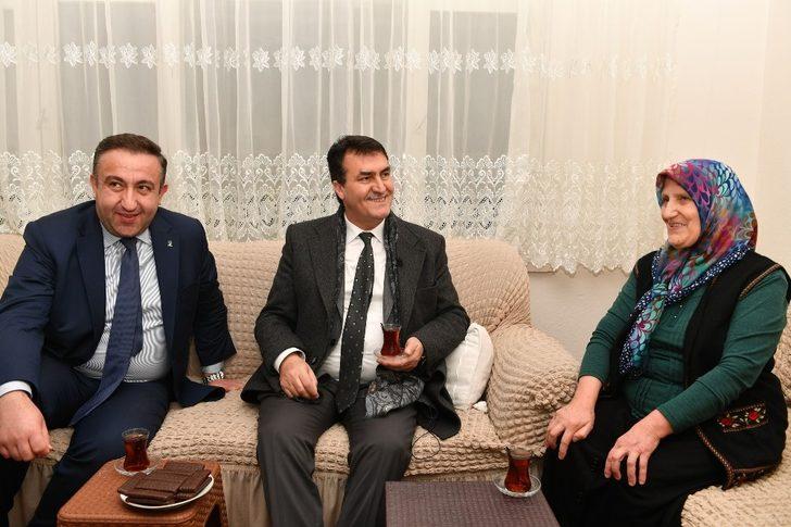 ‘Gece gündüz, milletimizin emrinde ve hizmetindeyiz’ G1