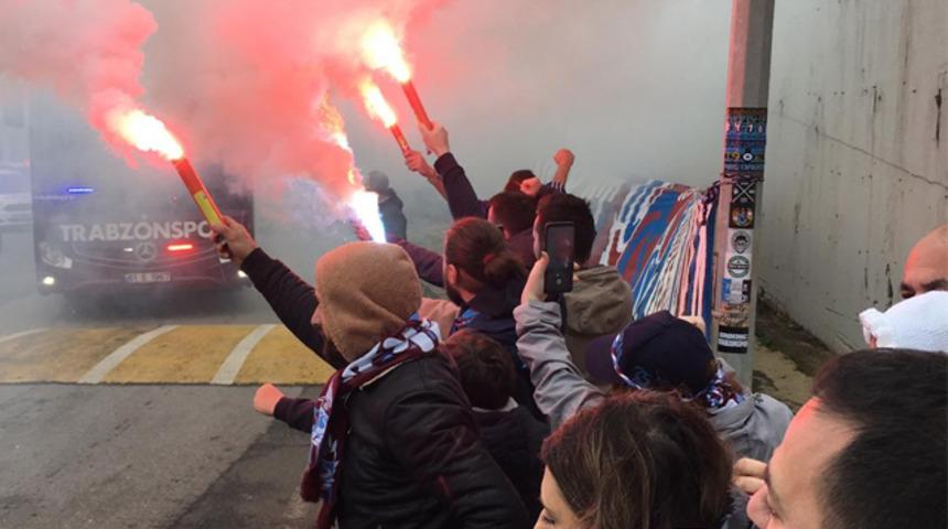 Trabzonspor taraftarı takımını yalnız bırakmadı