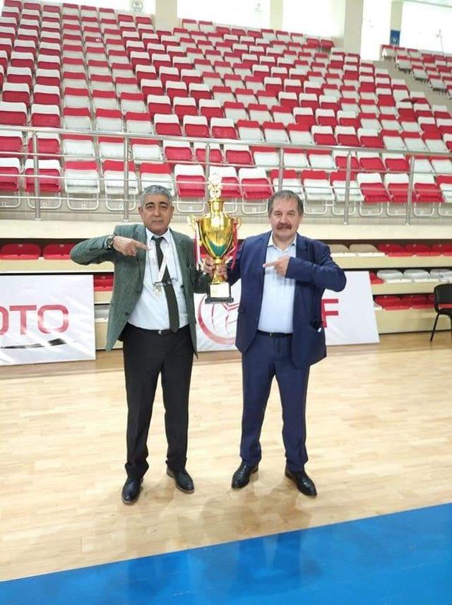 Büyükşehir Voleybol Takımı 1.Lige yükseldi