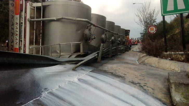 İzmir’de süt dolu tır devrildi: 1 yaralı G3