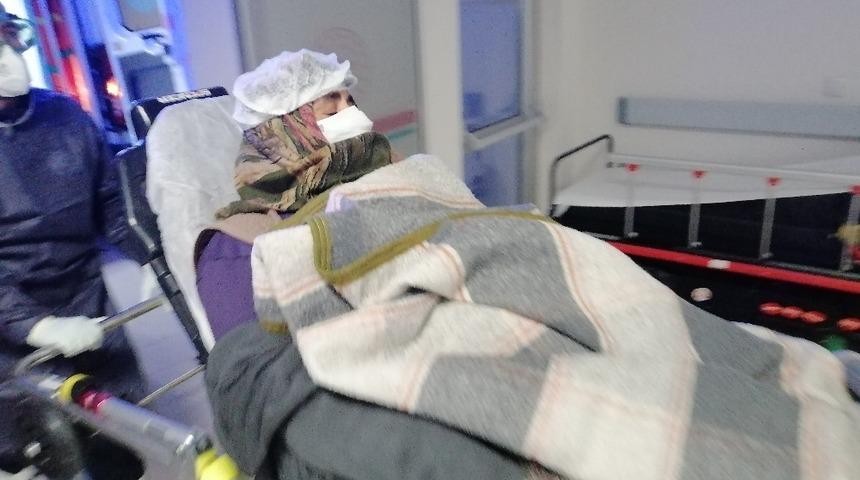 &Ccedil;ocukları fark eder etmez ekipleri aradı! Yaşlı &ccedil;iftte koronavir&uuml;s ş&uuml;phesi