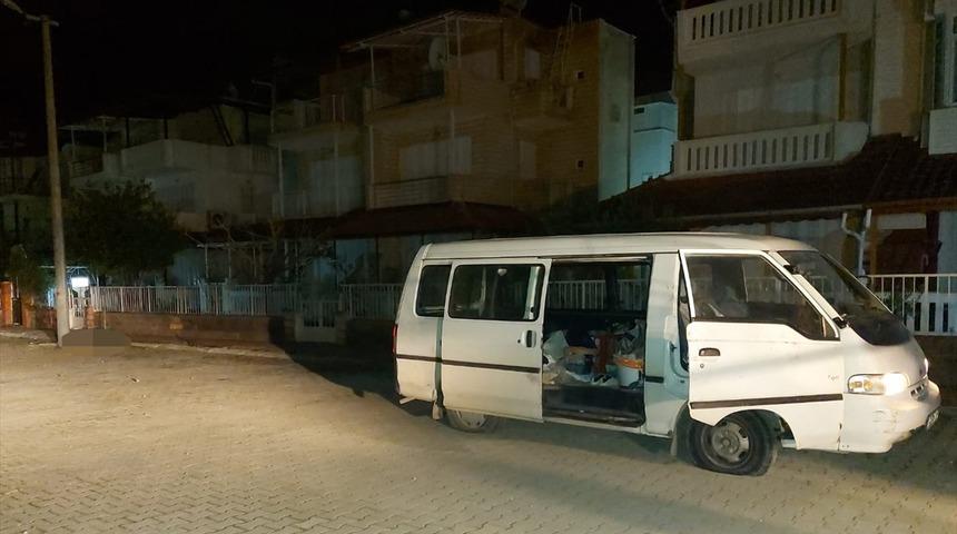 Aydın'da park halindeki ara&ccedil;tan erkek cesedi &ccedil;ıktı