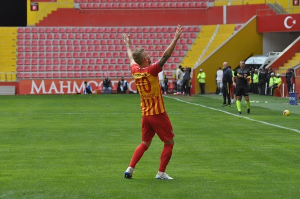 Pedro Henrique 8. gol&uuml;n&uuml; attı