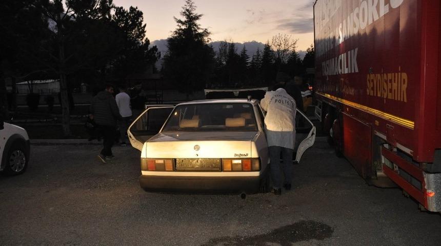 Konya&rsquo;da &ccedil;alınan otomobil terk edilmiş halde bulundu
