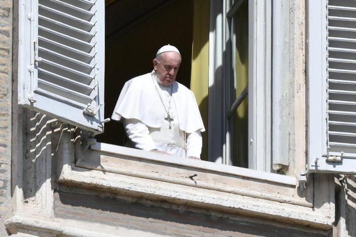 Papa Francis, karantinada olan Roma caddelerinde gezindi G4