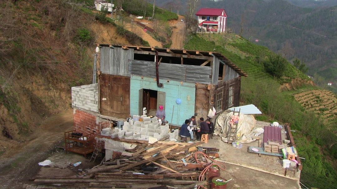 Baba yadigarı evi yıkmaya kıyamayınca bakın nasıl bir &ccedil;&ouml;z&uuml;m buldu