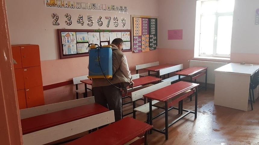 Kırkağaç’ta tüm okullar dezenfekte edildi