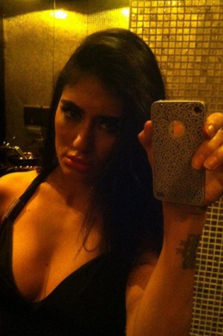 Murat Boz'un dansçısı sosyal medyayı sallıyor G4