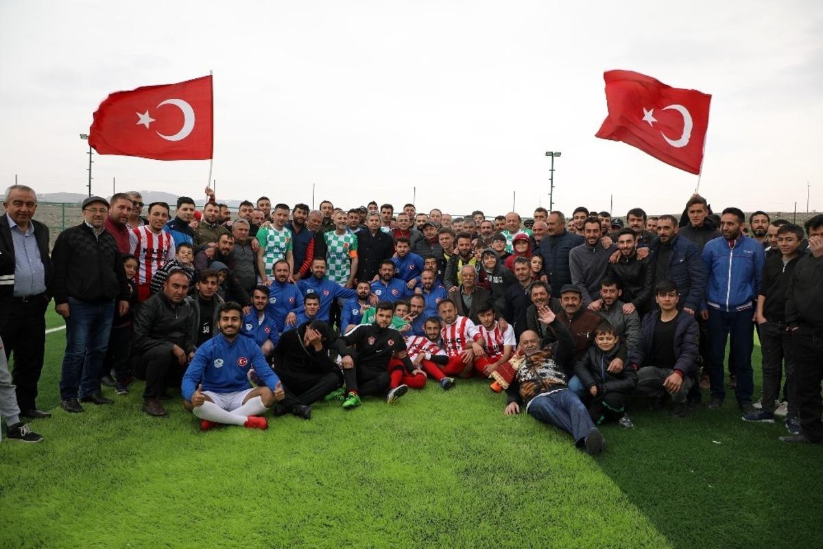 Başkan Yal&ccedil;ın: &ldquo;Futbol turnuvaları g&ouml;n&uuml;l k&ouml;pr&uuml;s&uuml;d&uuml;r&rdquo;
