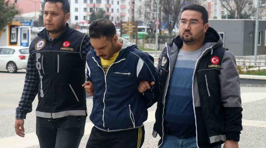 Bolu’da, uyuşturucu ile yakalanan Suriye uyruklu şahıs tutuklandı