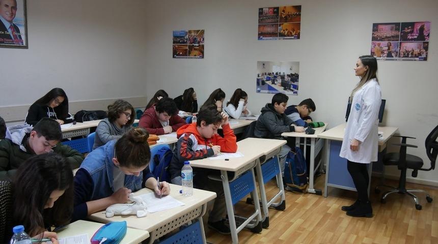 20 bin kursiyere whatsapp &uuml;zerinden eğitim