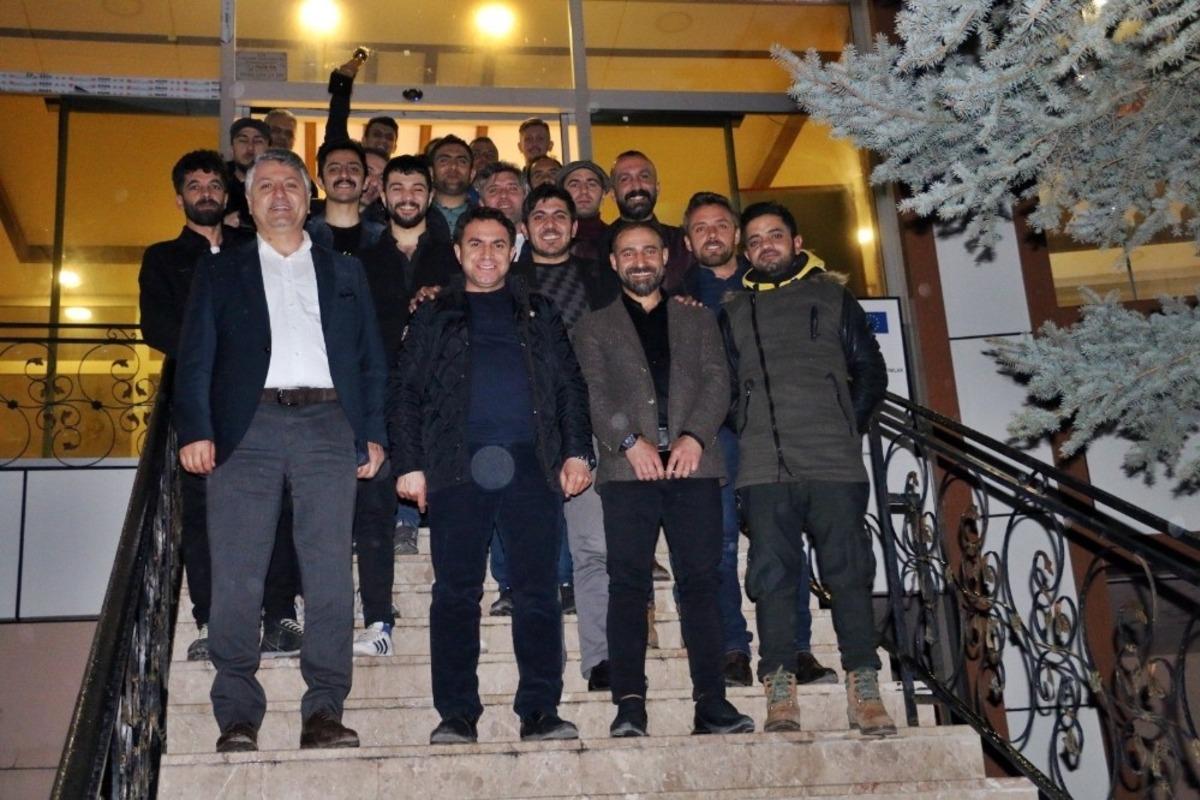 Gen&ccedil; Şavak Derneği şampiyon takım ile buluştu