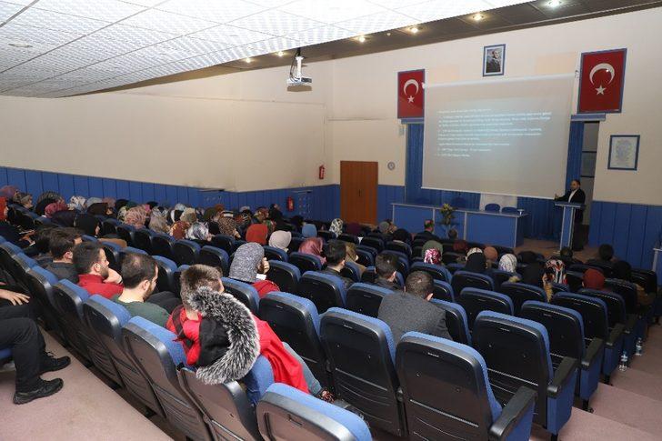 Atatürk Üniversitesi’nde Suriye, Libya ve Ortadoğu konuşuldu G2