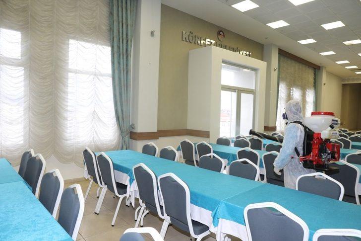 Başkan Söğüt, dezenfekte çalışmalarını inceledi G3