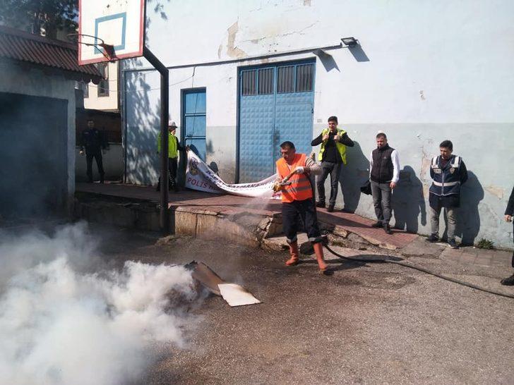 Daday’da İlçe Emniyet Amirliğinde yangın tatbikatı yapıldı G3