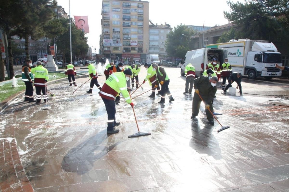 Elazığ&rsquo;da korona vir&uuml;s&uuml;ne karşı kapsamlı temizlik