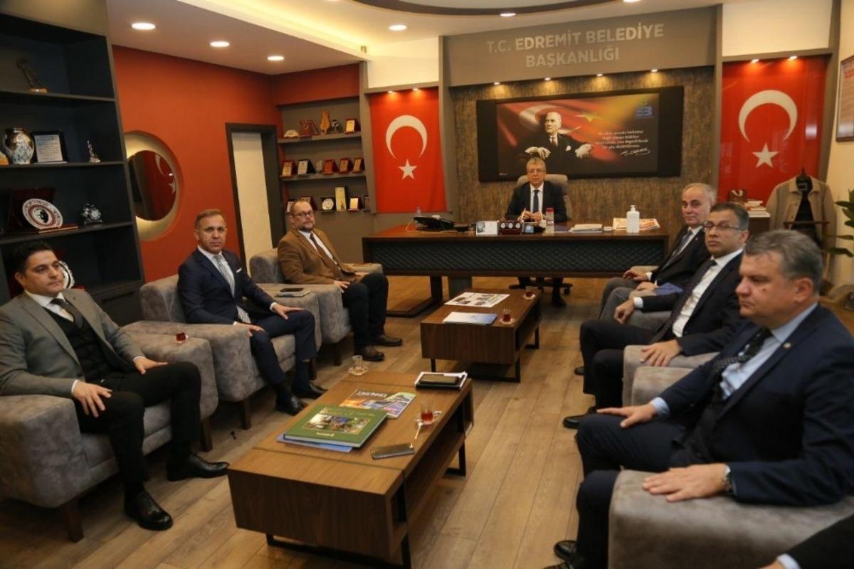 Edremit Belediyesi&rsquo;nde korona vir&uuml;sle m&uuml;cadele toplantısı