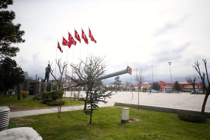 Düzce'de kuvvetli rüzgar etkili oluyor G1