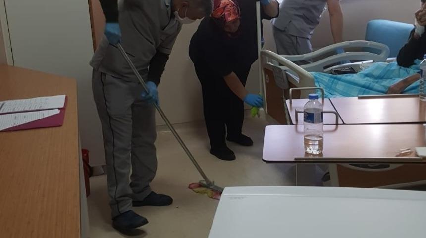 G&ouml;lbaşı Devlet Hastanesi dezenfekte edildi