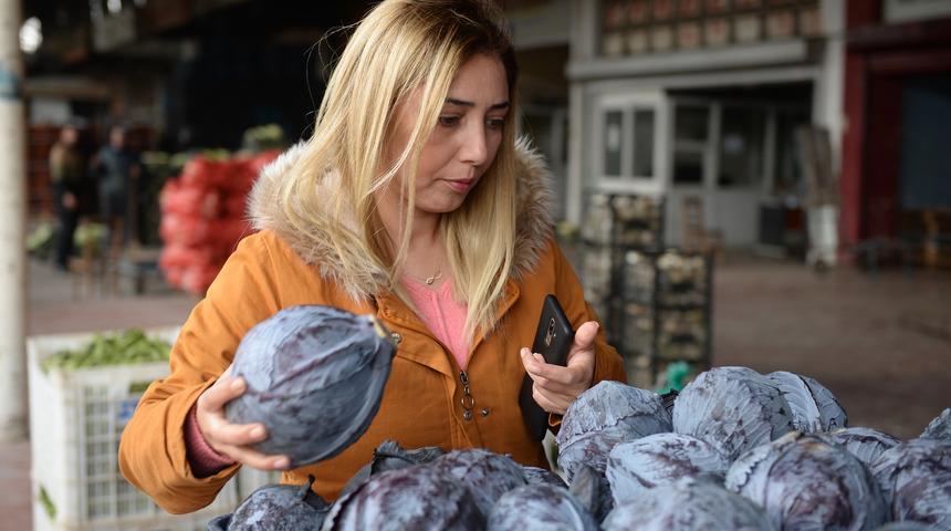 Koronavirüs ihracatı azalttı, bazı sebze ve meyvelerin fiyatı yüzde 90 düştü