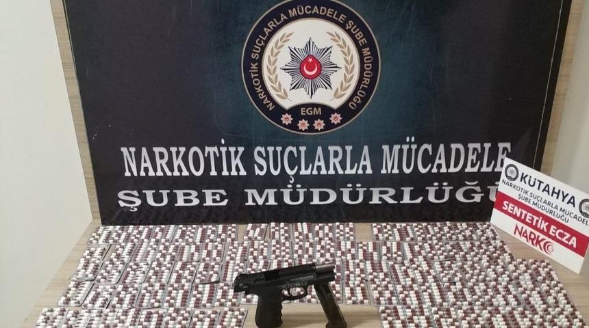 Uyuşturucuyla yakalanan şüpheliler tutuklandı