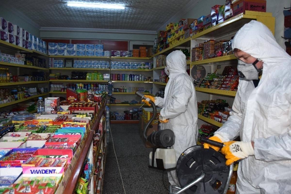 B&uuml;y&uuml;kşehir belediyesi il&ccedil;eleri dezenfekte ediyor