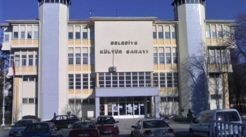 K&uuml;lt&uuml;r Sarayı yıkılıyor