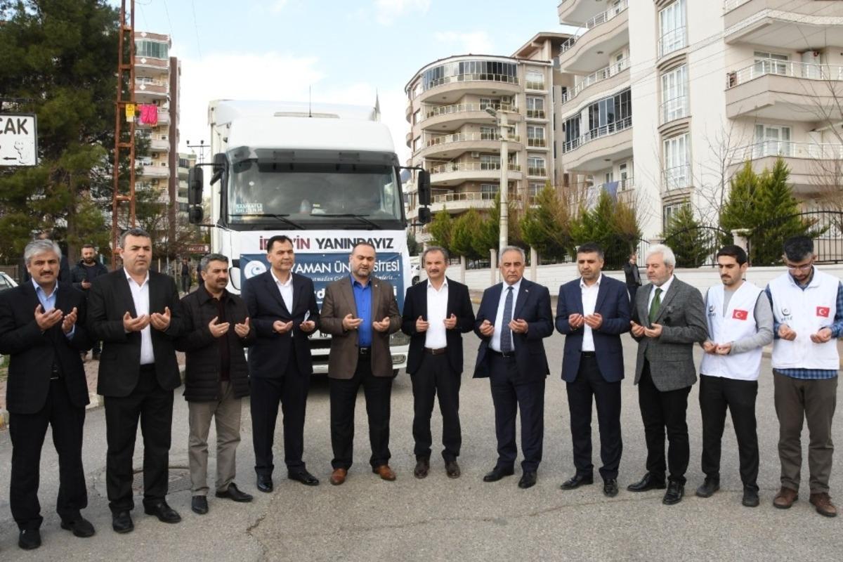 İdlib&rsquo;e 4 tır dolusu yardım