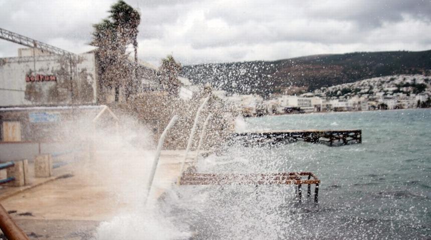 Muğla’da kara ve denizde fırtına uyarısı