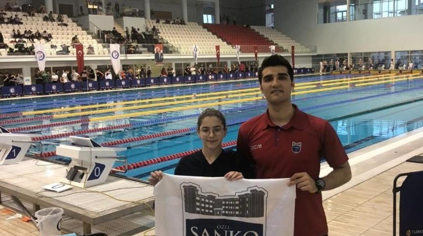 Sanko okulları y&uuml;z&uuml;c&uuml;s&uuml; 3 T&uuml;rkiye birinciliği ile milli takımda