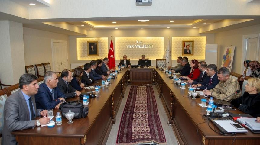 Van&rsquo;da korona vir&uuml;s tedbirleri değerlendirildi