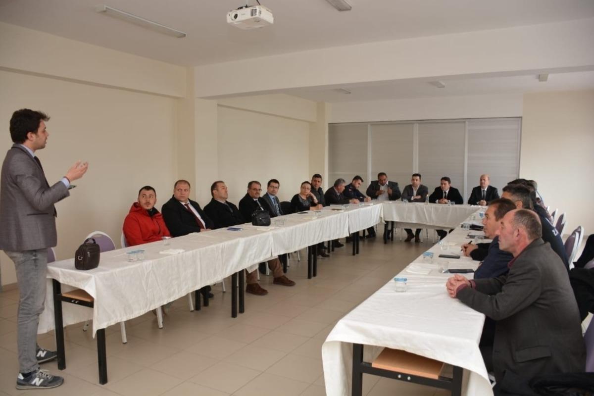 Şuhut&rsquo;ta "Convit-19 Vir&uuml;s&uuml; ve Bulaşıcı Hastalıklar" toplantısı yapıldı